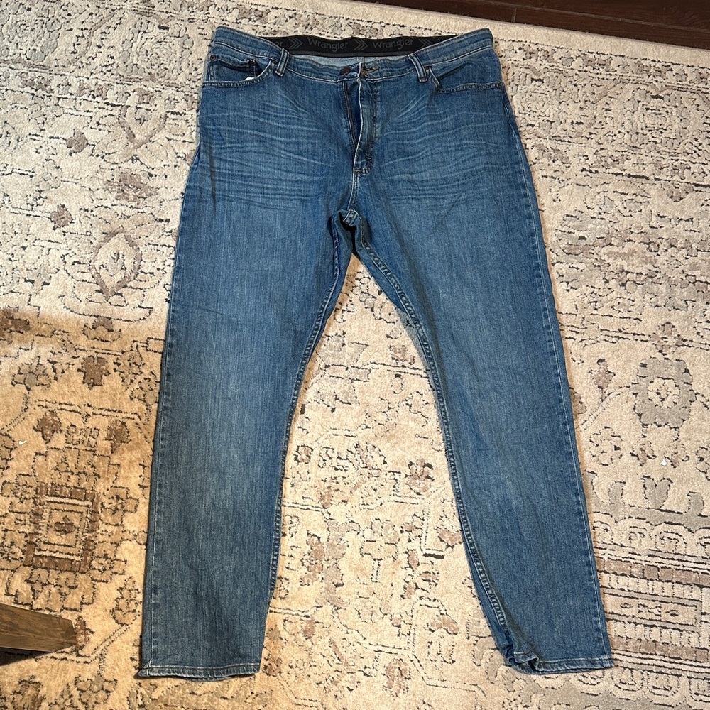 Wrangler Men's Relaxed Blue Jeans